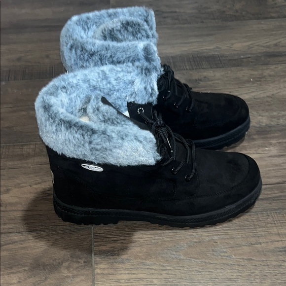 Black Fur-Lined Winter Boots - Picture 2 of 7